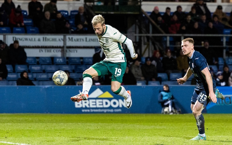 Controversial Finish Costs Hibernian Vital Points