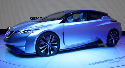 Nissan reveals driverless concept car at Geneva